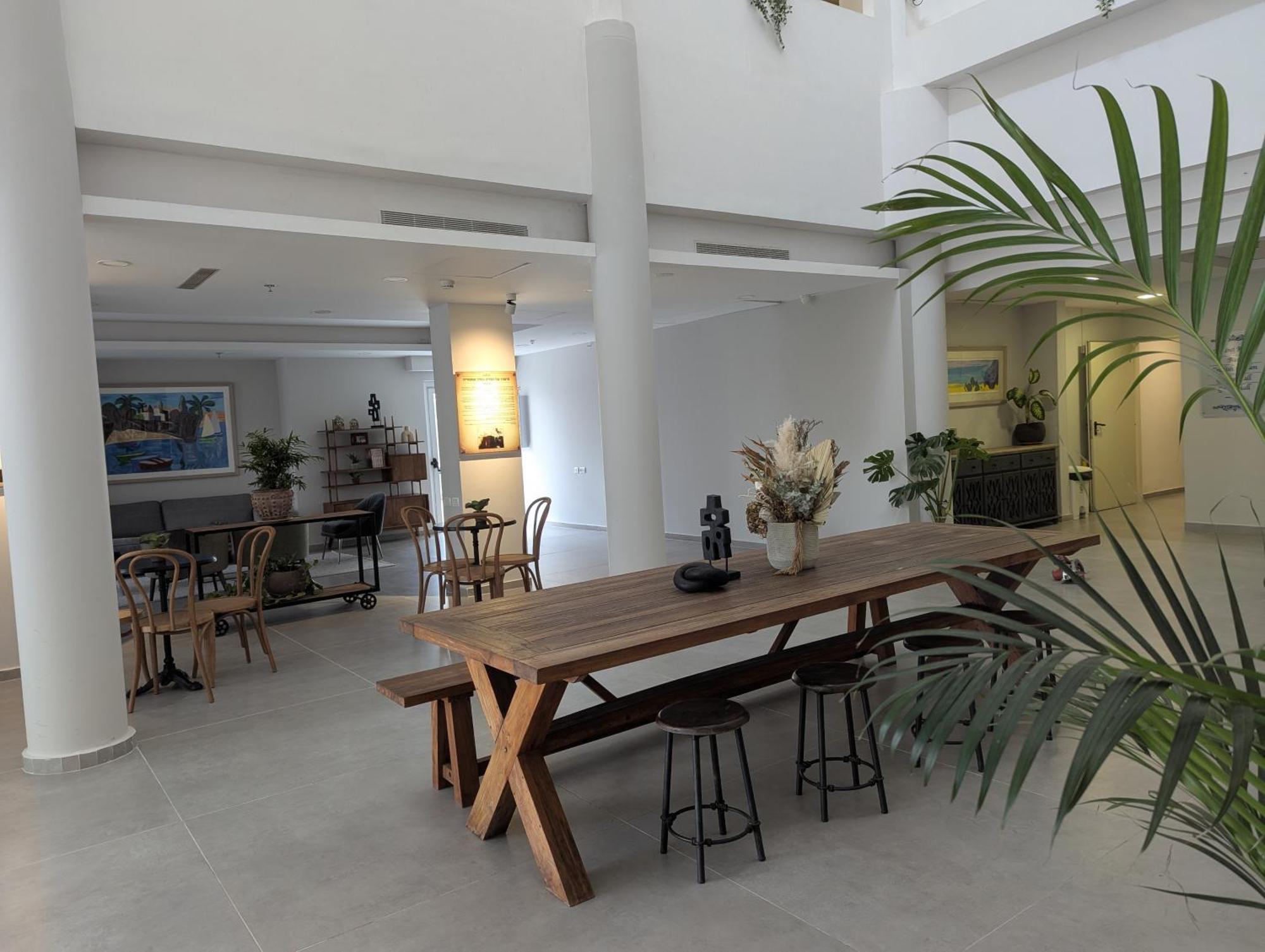Astoria Galilee Hotel Тиберия Екстериор снимка