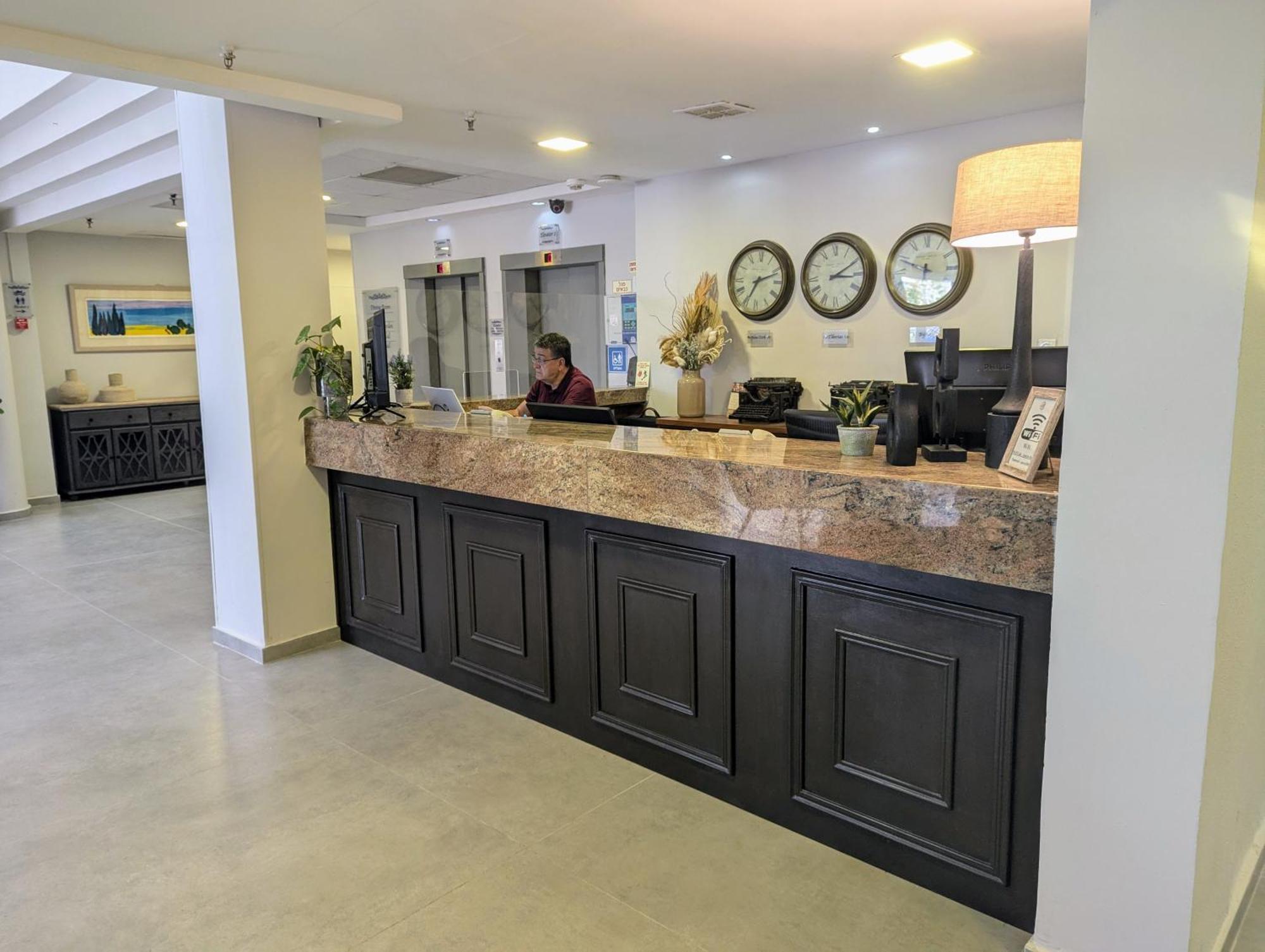 Astoria Galilee Hotel Тиберия Екстериор снимка