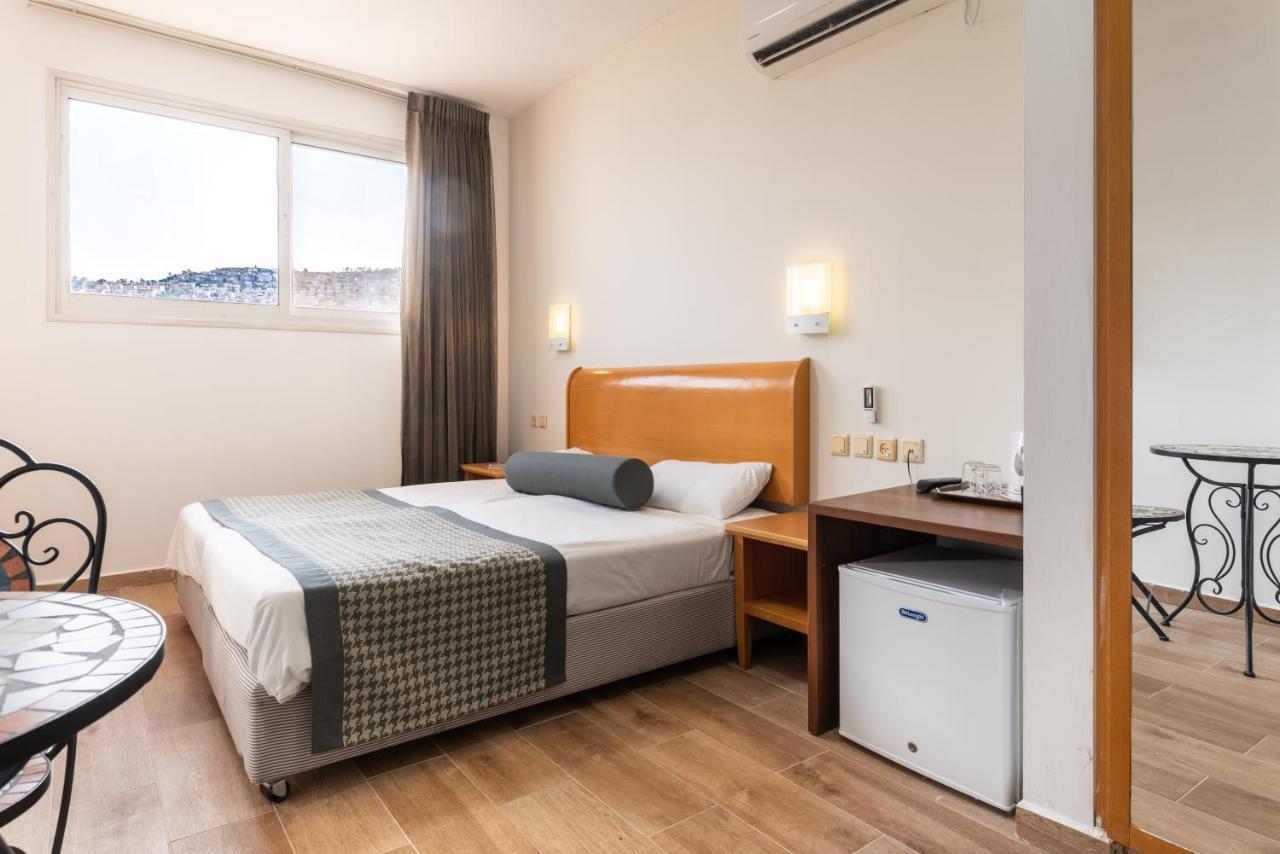 Astoria Galilee Hotel Тиберия Екстериор снимка
