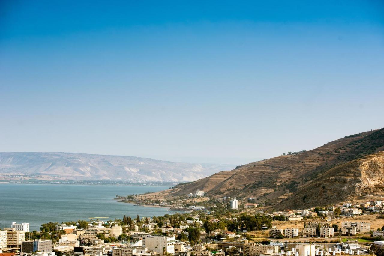Astoria Galilee Hotel Тиберия Екстериор снимка